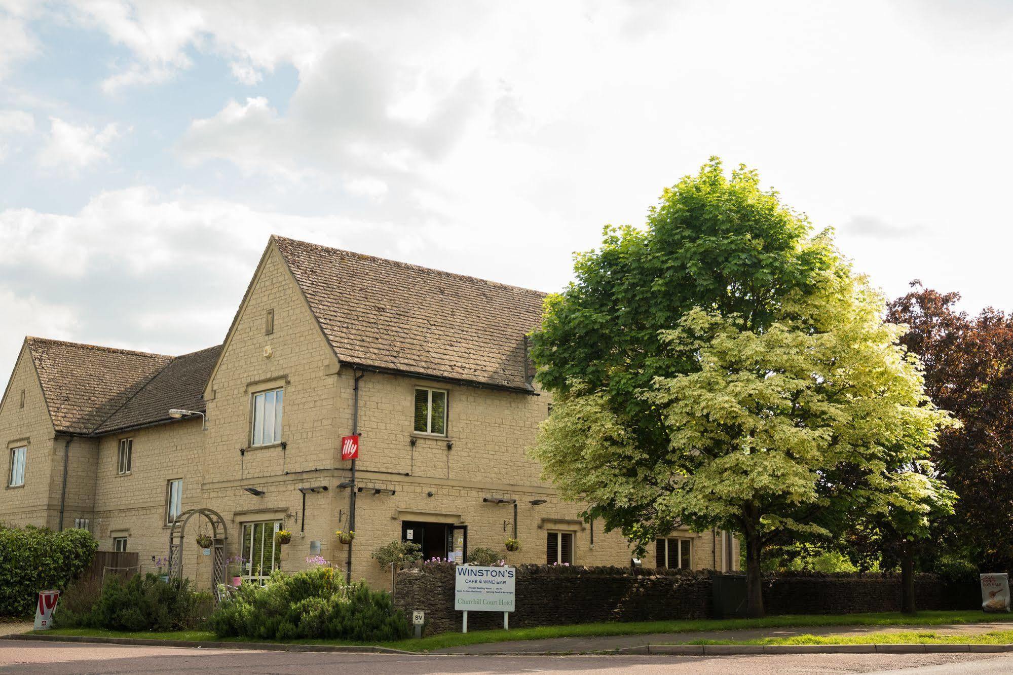 The Churchill Court Woodstock Exterior photo
