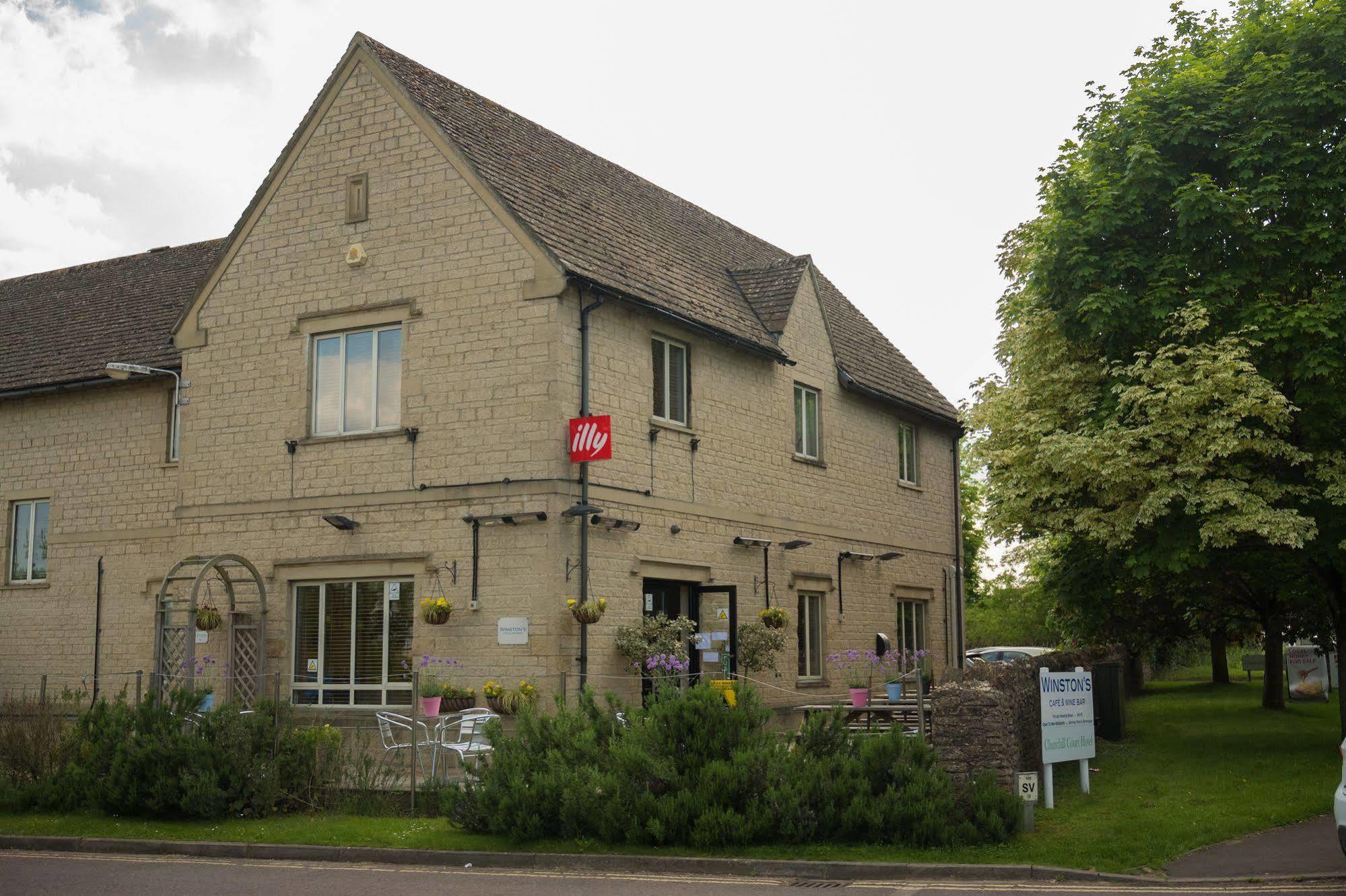 The Churchill Court Woodstock Exterior photo